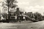 Historische foto, nog met een sloot langs het pand.
<br/>
Particuliere collectie, zonder jaartal